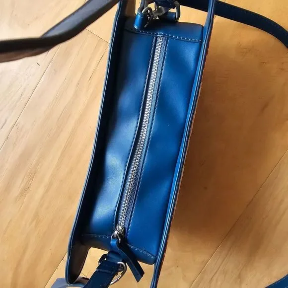 Disney Parks Magic Kingdom Casey’s Corner Hot Dog Crossbody Bag Purse no tag - Picture 9 of 12